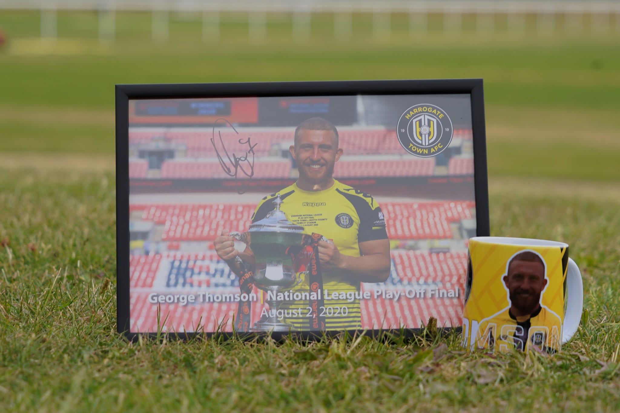 GEORGE THOMSON FRAMED AUTOGRAPHED PRINT AND MUG BUNDLE - Image 2